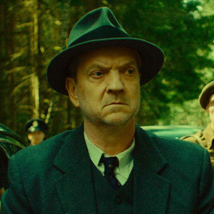 ”Stilsäker och välspelad” miniserie om norsk förrädare finns nu på TV4 Play